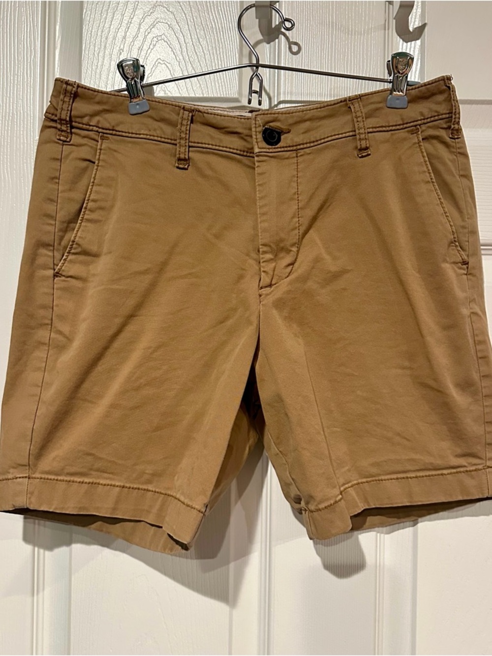 Hollister Epic Flex Men's Casual Tan Khaki Flat Front 7” Shorts - Sz 30